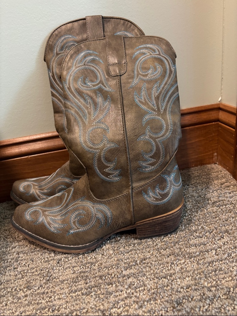 Roper Brown Western Heeled Boots with Blue Embroidery